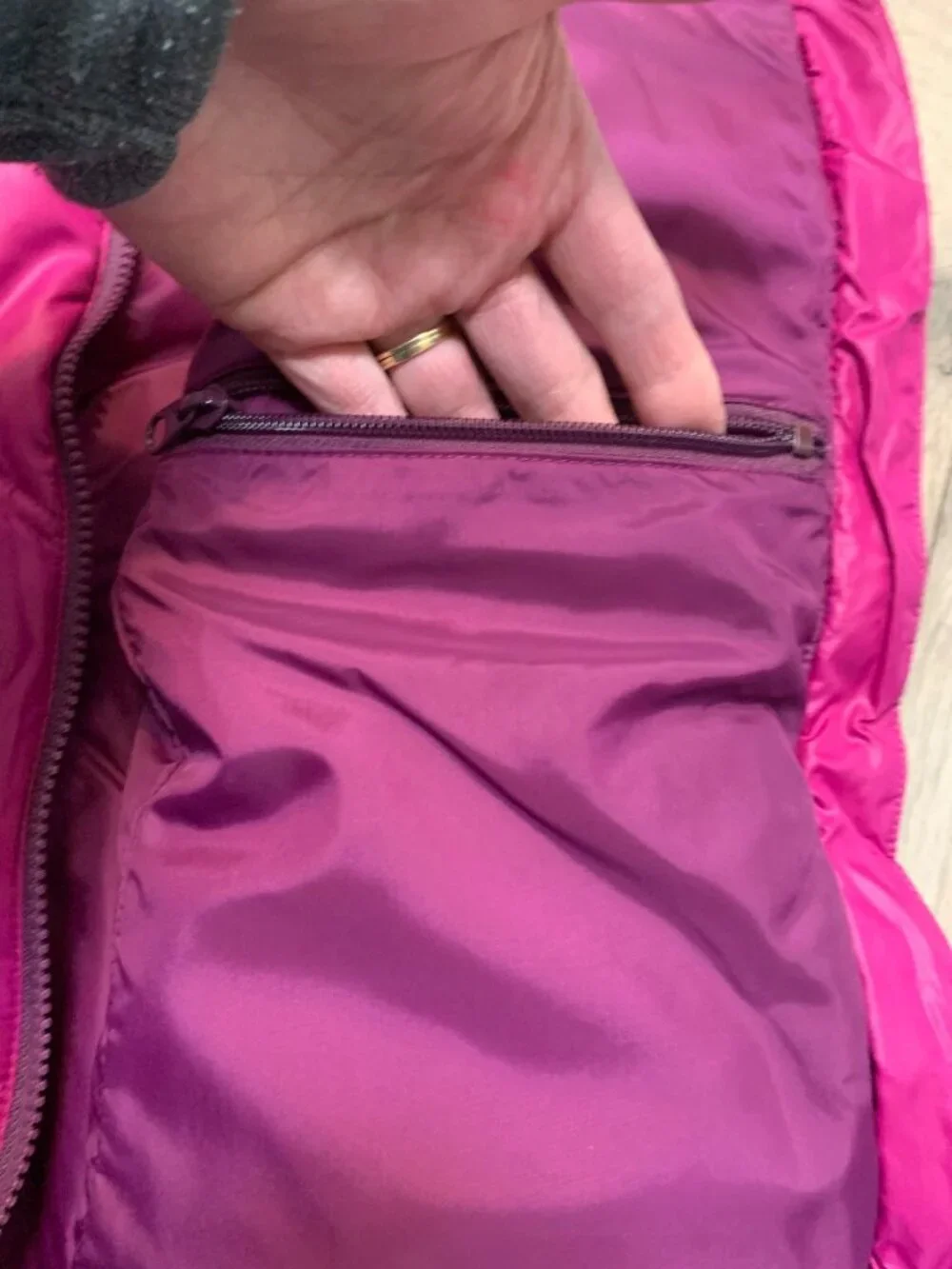 Cabela’s Women’s Goose Down Medium 650 Puffer Vest Pink